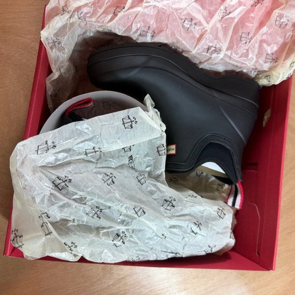 Hunter Matte Black Short Waterproof Ankle Boots with Red-White Pull Tab - Picture 3 of 16
